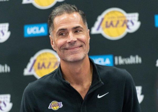 Nó sẽ không được cả hai cách nữa, Wen Pang: Lakers có thể ký hai trung tâm trong tuần này