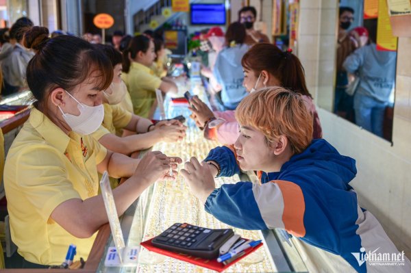 Các chuyên gia hỗ trợ trao đổi vàng, đề xuất mô hình giao dịch lai