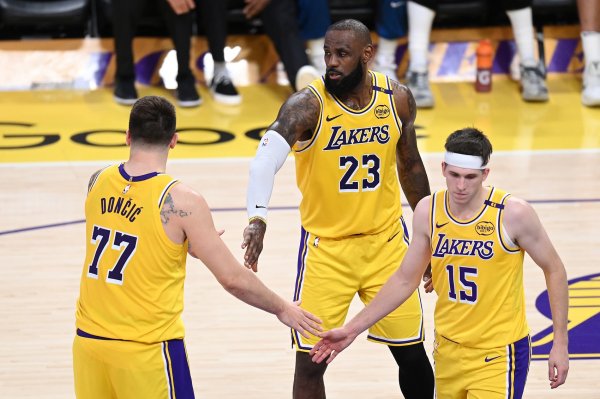 American News: LeBron không thích hợp tác với Luca, Reeves cũng không thích chơi với Luca