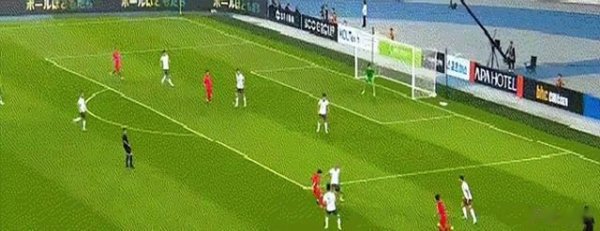 Đội bóng đá quốc gia ở Đông Á lần đầu tiên biểu diễn và ra mắt với tư cách là huấn luyện viên, Lao Z