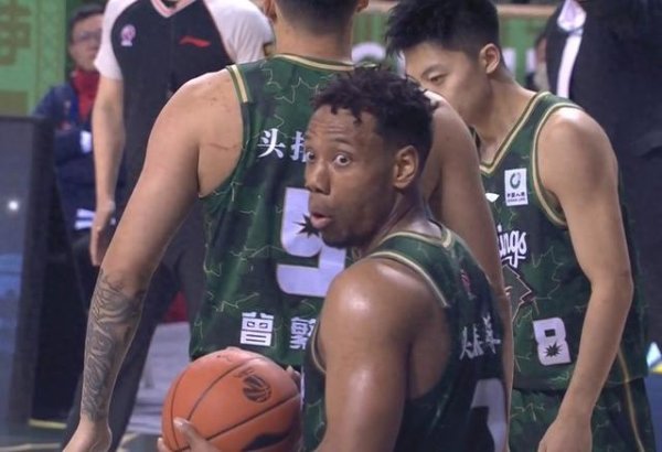 Trung bình 8 điểm trong mùa giải thông thường và 0 điểm trong vòng playoffs! Cầu thủ quốc gia của độ